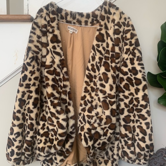 Leopard coat medium - Picture 2 of 6